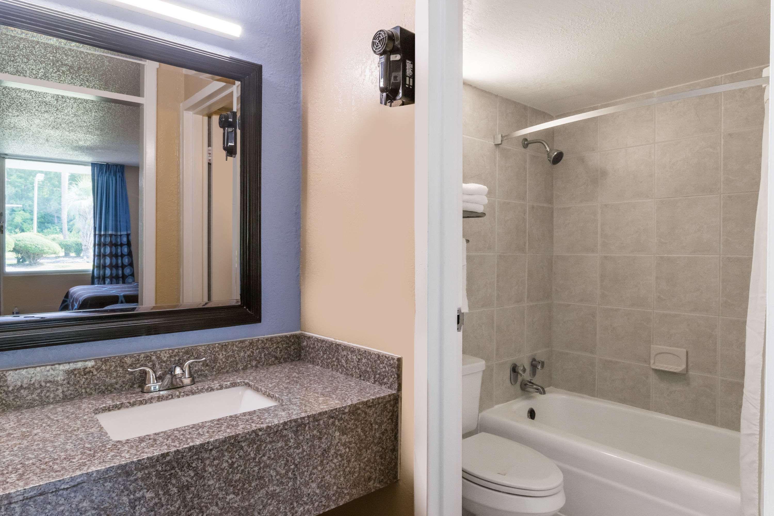 Super 8 By Wyndham Hardeeville - Savannah North Exterior foto